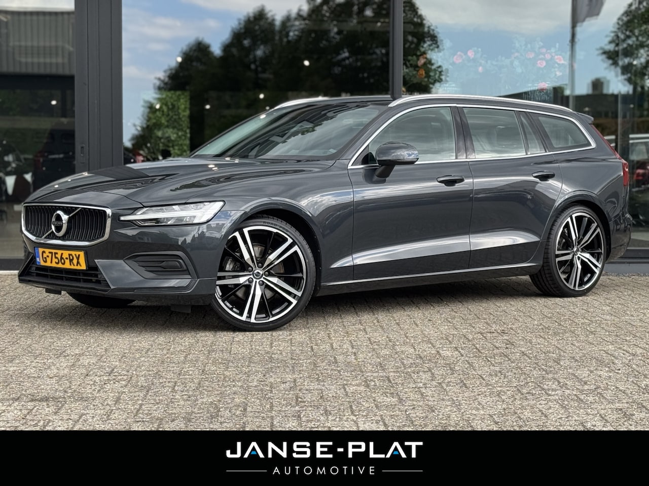 Volvo V60 - 2.0 T4 Momentum Pro Trekhaak | 20 Inch | - AutoWereld.nl