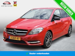 Mercedes-Benz B-klasse - 180 Ambition Comfort Orig. Trekhaak / Black Package / Cruise Control / Stoelverwarming / R
