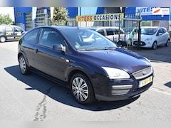 Ford Focus - 1.4-16V Trend NIEUWE APK NIEUWE BANDEN
