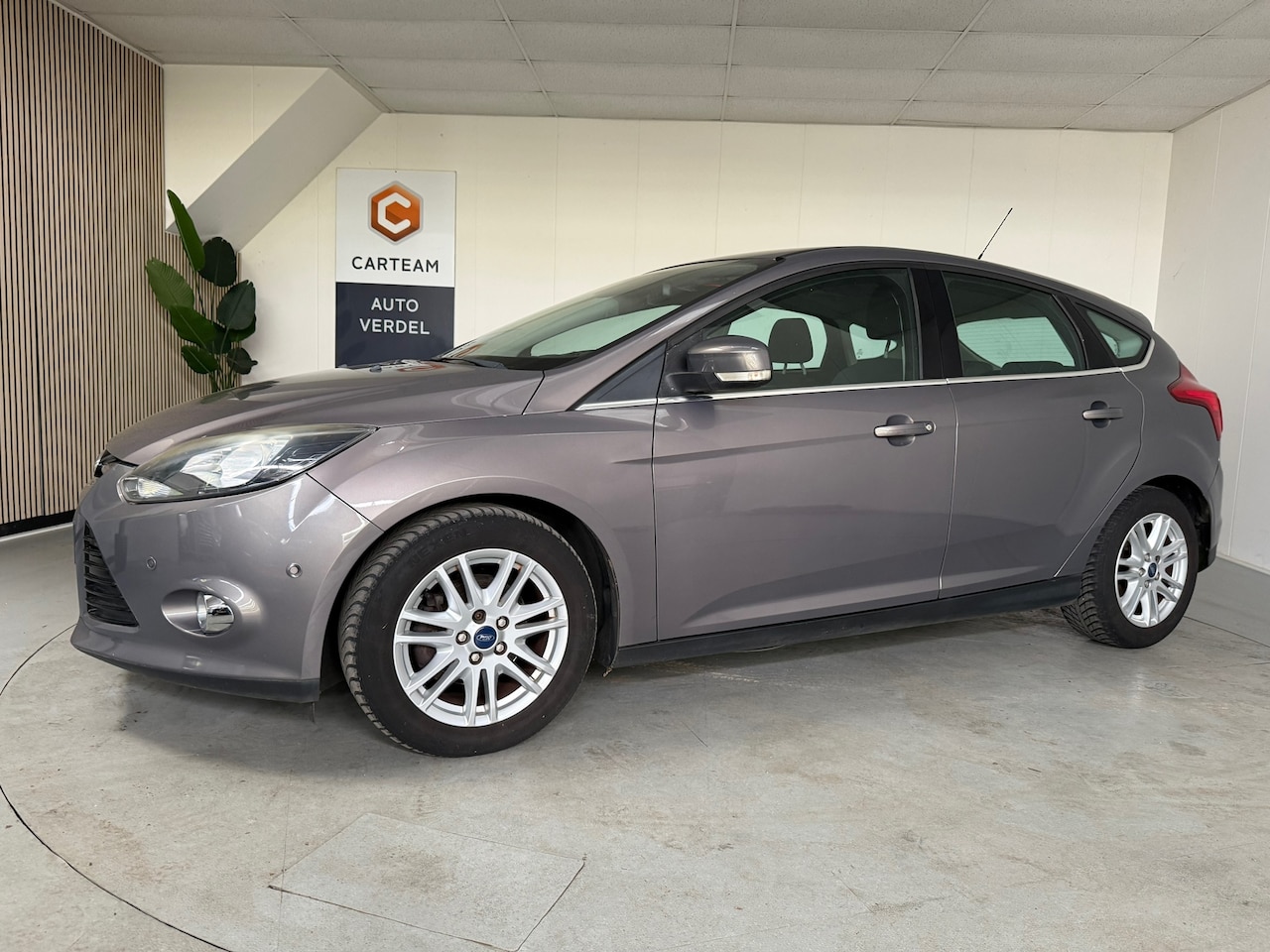 Ford Focus - 1.0 EcoBoost Lease Titanium Airco, Navigatie, Lmv, Keyless - AutoWereld.nl