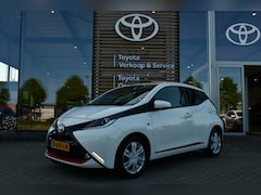 Toyota Aygo - 1.0 VVT-i x-cite Automaat 5-deurs 69pk | Keyless | Lichtmetalen velgen | Climate Control |