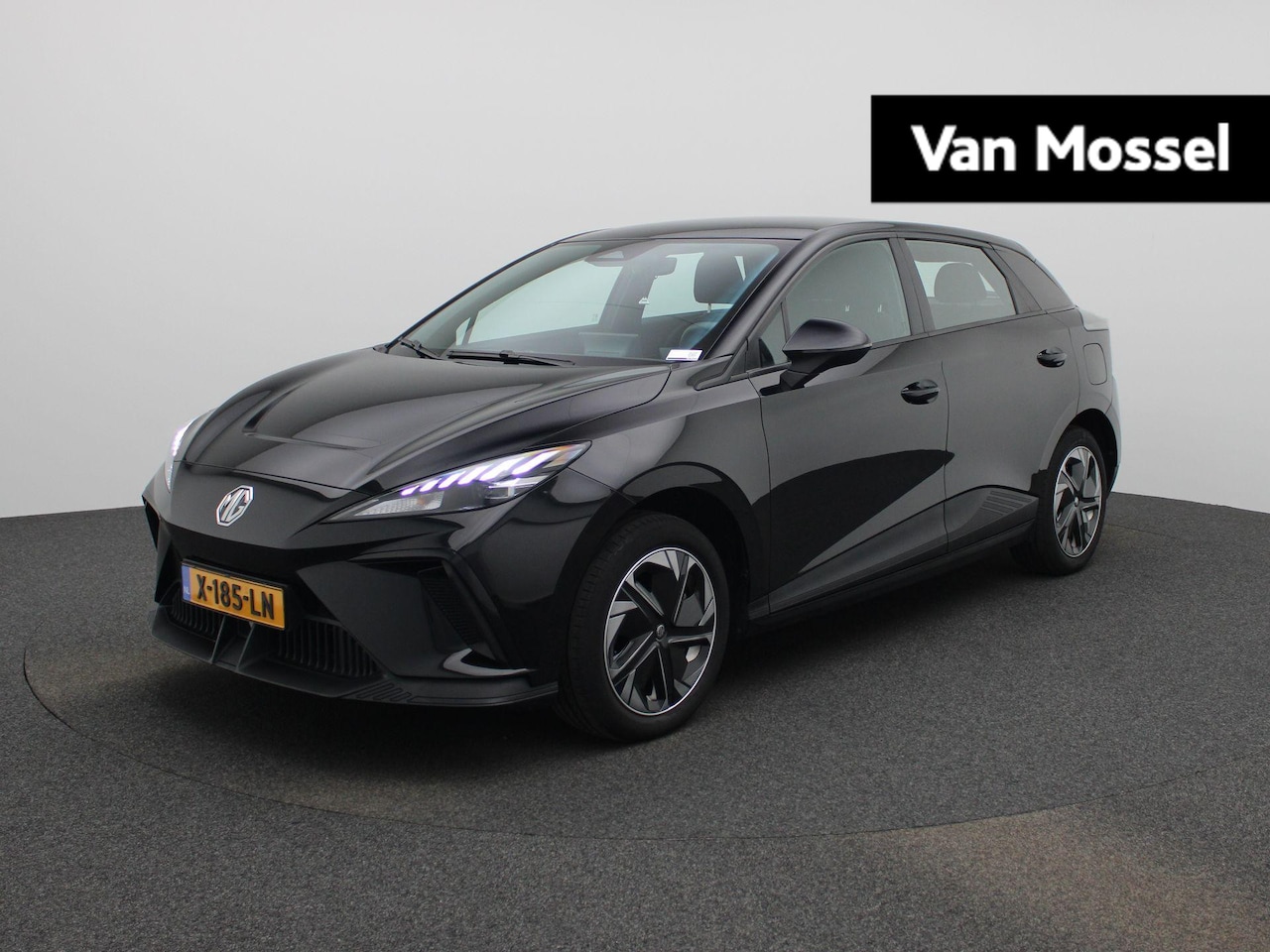 MG MG4 Electric - Standard 51 kWh | Apple Carplay/Android Auto | DAB + | Airco | Parkeersensoren | - AutoWereld.nl