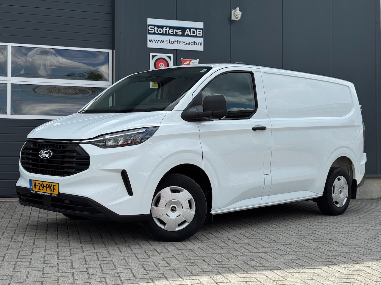 Ford Transit Custom - 300 2.0 TDCI L1H1 Trend 136pk | CarPlay | Stuur + stoelverwarming | Camera | Cruise | Laad - AutoWereld.nl