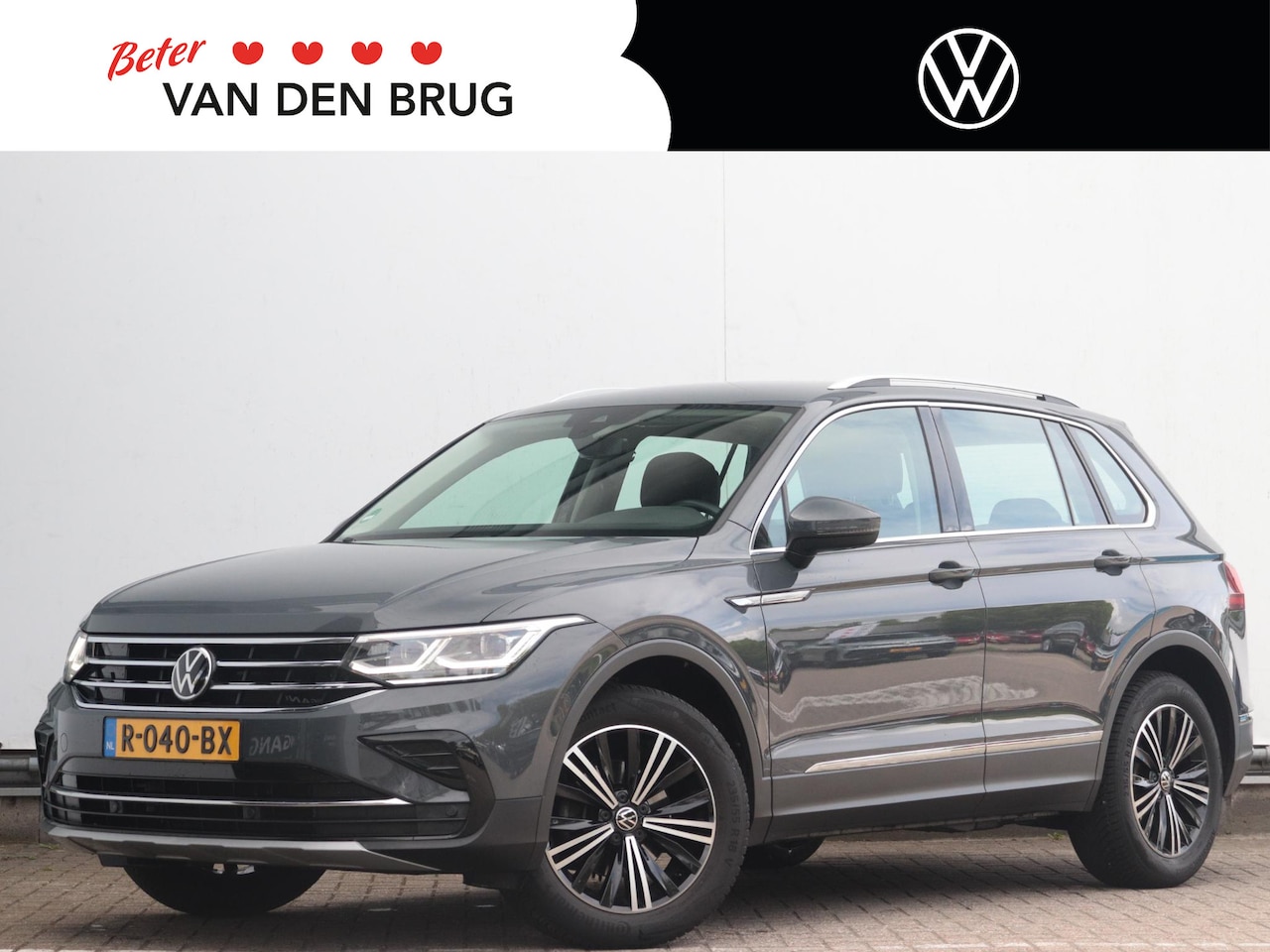 Volkswagen Tiguan - 1.5 TSI Elegance | Trekhaak | Stoel/Stuur verwarming | Camera | App-Connect | Grootlichtas - AutoWereld.nl