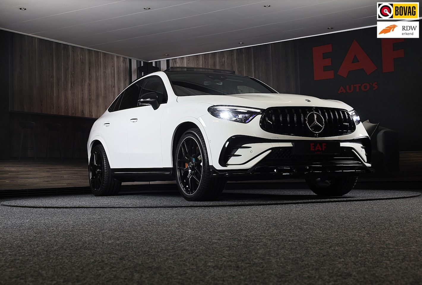 Mercedes-Benz GLC-klasse Coupé - 300e 4MATIC AMG 63 Look / Head Up / Burmester / 360 Camera / Augmented Reality / Open Pano - AutoWereld.nl