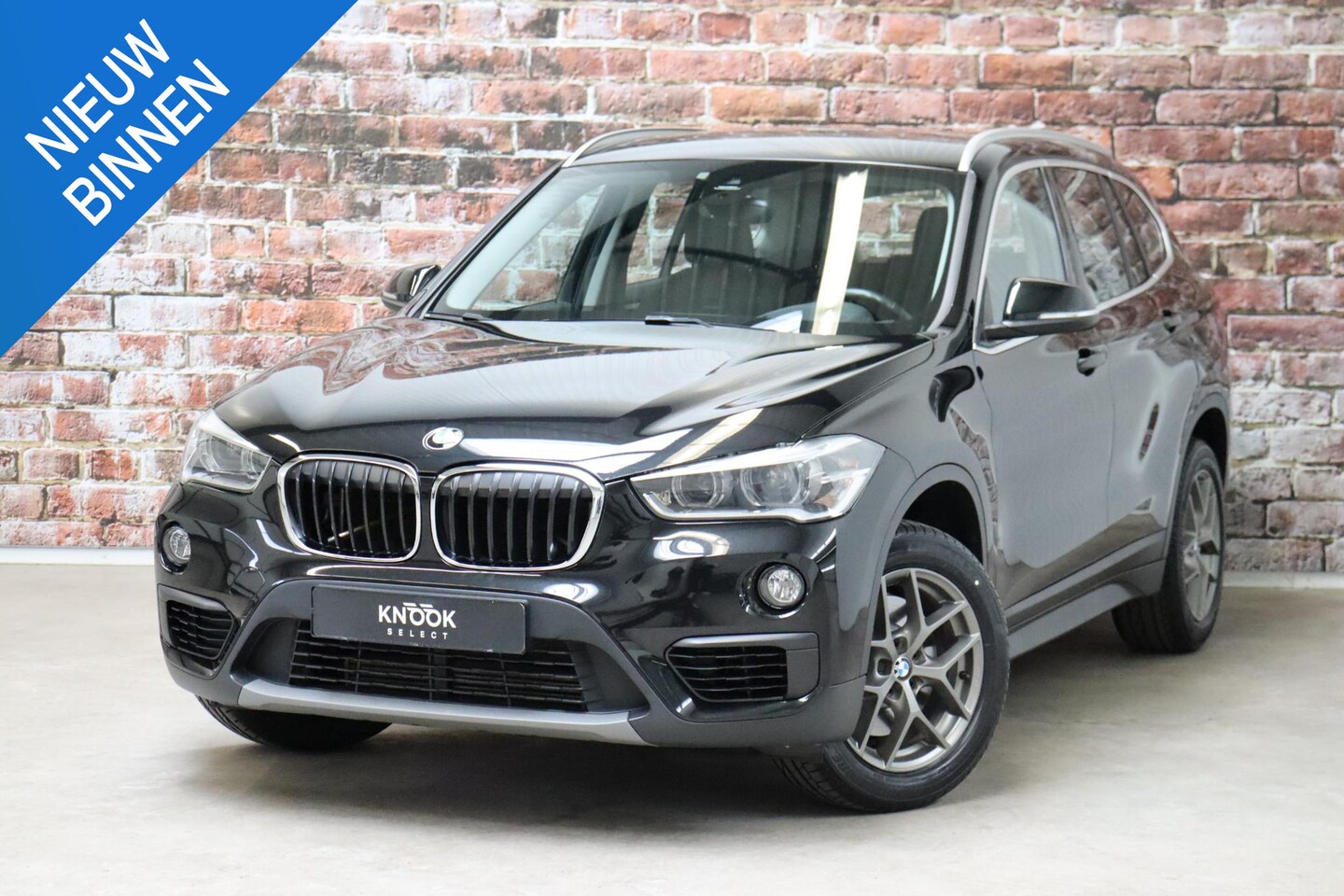 BMW X1 - sDrive20i Executive Automaat / Navigatiesysteem Plus / Trekhaak / Head-Up Display / Stoelv - AutoWereld.nl