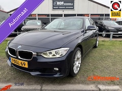 BMW 3-serie - 320i Executive AUTOMAAT/NAVIGATIE/18''LMV