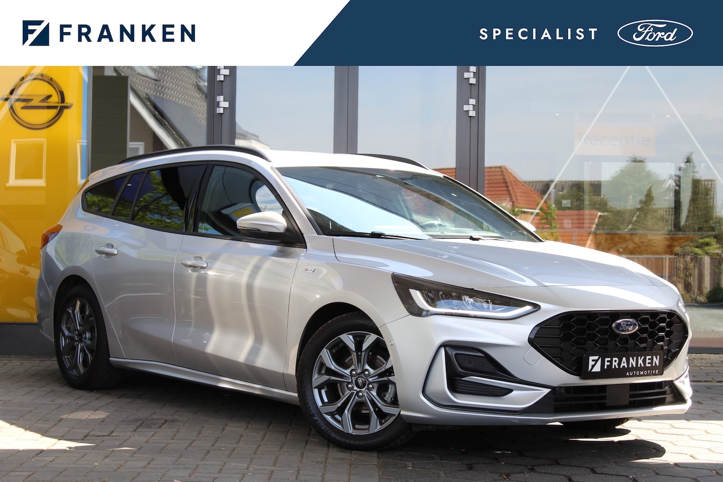 Ford Focus Wagon - 1.0 EcoBoost Hybrid 125PK ST Line X | Leder UNIEK! | Head-up | Adaptieve cruise | Trekhaak - AutoWereld.nl