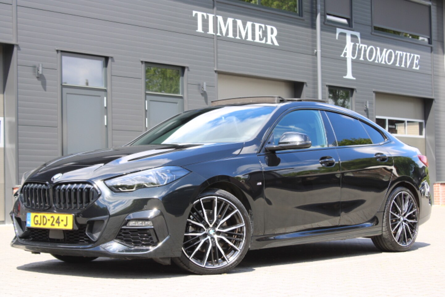 BMW 2-serie Gran Coupé - 218i High Executive M Sport - Schuifdak - 19 Inch - Achteruitrijcamera - Zwarte Gril - Led - AutoWereld.nl