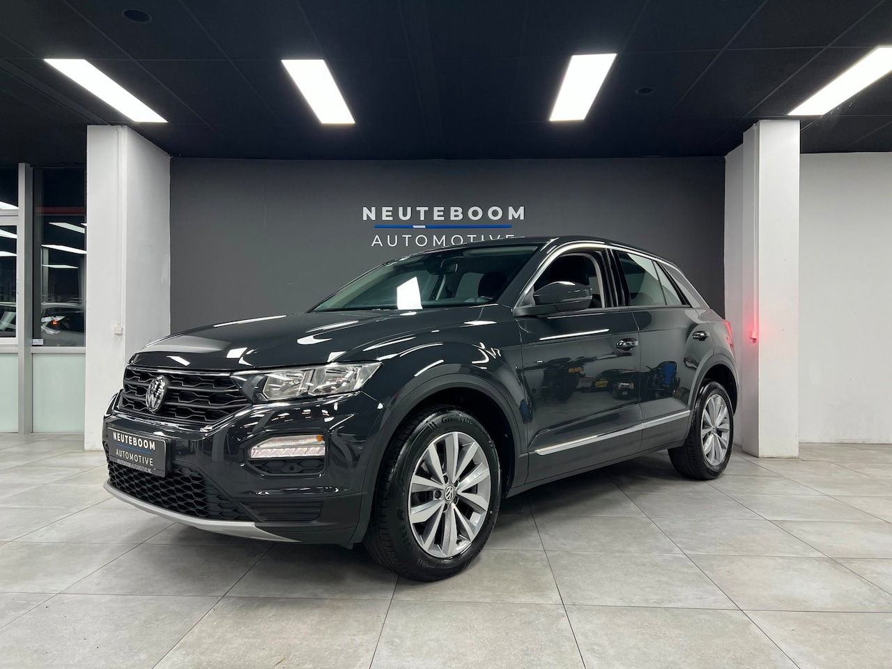 Volkswagen T-Roc - 1.0 TSI | Carplay | PDC | Lane Assist - AutoWereld.nl