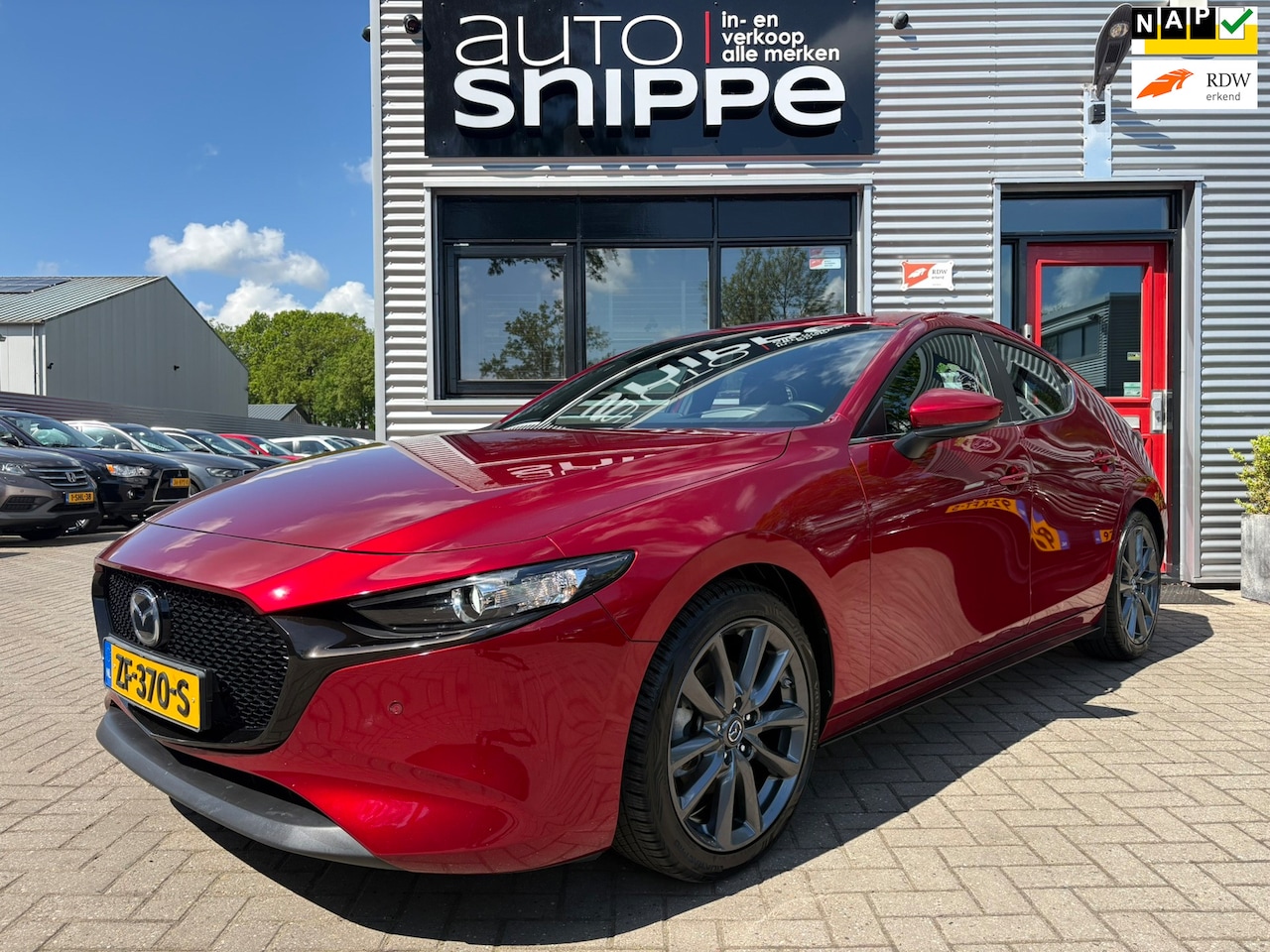 Mazda 3 - 2.0 e-SkyActiv-G M Hybrid 122 Comfort met Bose -HEAD UP DISPLAY-TREKHAAK-STOEL + STUURWIEL - AutoWereld.nl