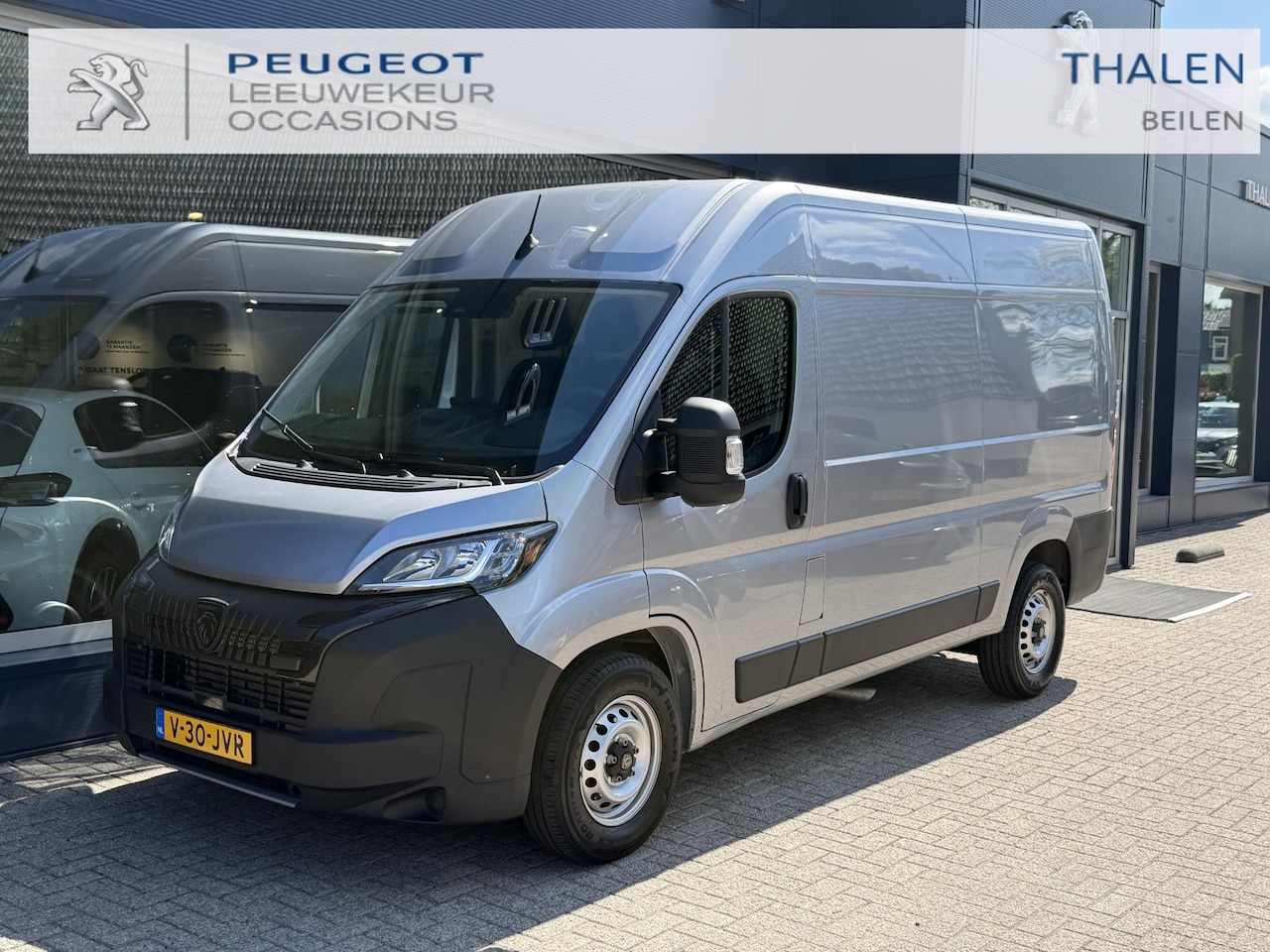 Peugeot Boxer - 2.2 BlueHDi 140 PK L2H2 | Facelift model | 1e Eigenaarsauto met 20.500 KM | 3-Zits | Trekh - AutoWereld.nl