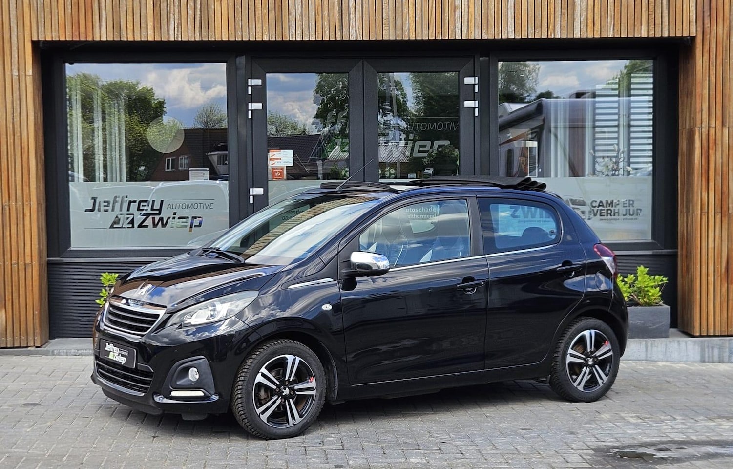 Peugeot 108 - 1.0 e-VTi Active TOP! open dak. lichtmetaal. stuurwielbediening. - AutoWereld.nl