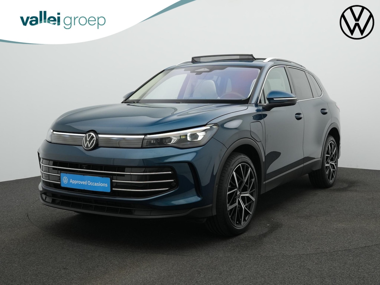 Volkswagen Tiguan - 1.5 eHybrid 204 pk DSG Elegance | Panoramadak | Trekhaak | Adaptief onderstel | 360 Camera - AutoWereld.nl
