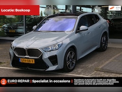 BMW iX2 - EDrive20 67 kWh M-PAKKET NL-AUTO NAP PANO-DAK