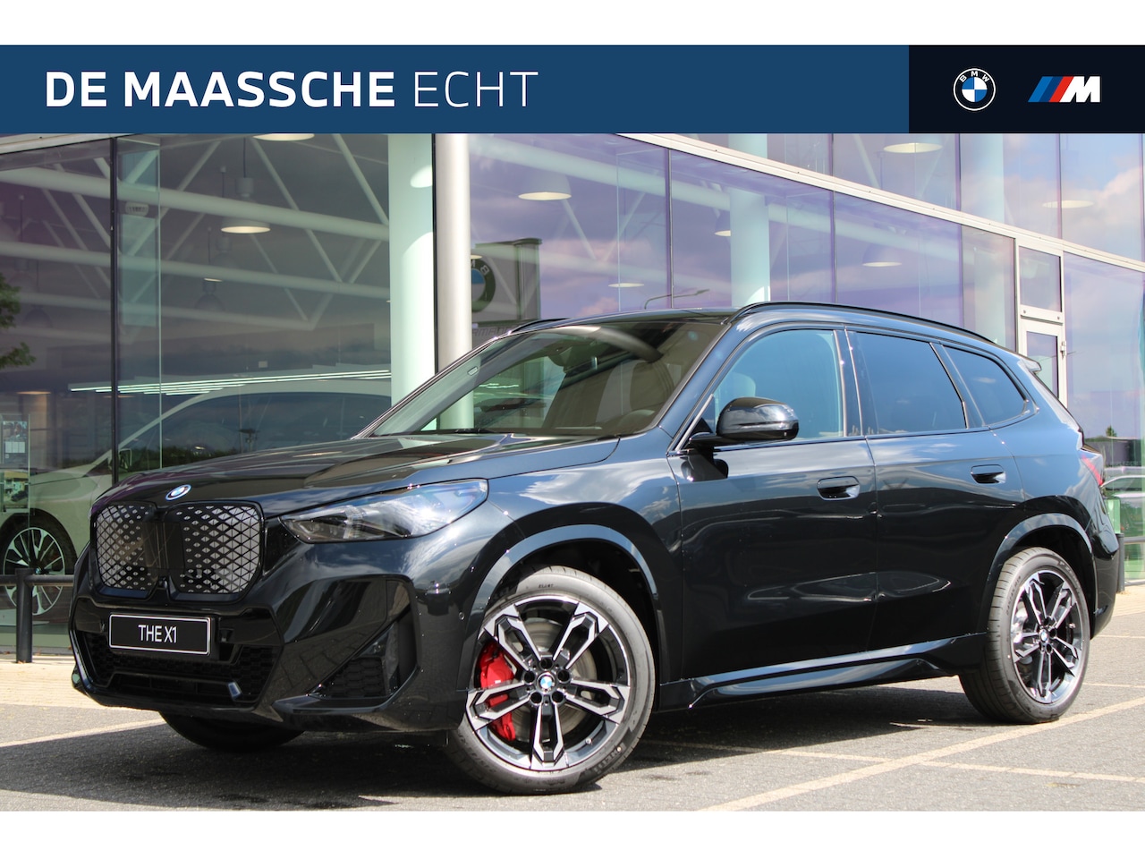 BMW iX1 - eDrive20 M Sport / Trekhaak / Sportstoelen / M Adaptief onderstel / Head-Up / Parking Assi - AutoWereld.nl