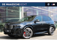 BMW iX1 - eDrive20 M Sport / Trekhaak / Sportstoelen / M Adaptief onderstel / Head-Up / Parking Assi