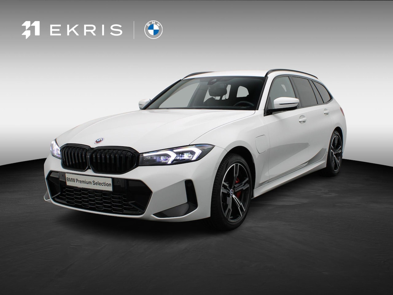 BMW 3-serie Touring - 330e xDrive M Sportpakket Pro | Innovation Pack | Entertainment Pack | Comfort Access | DA - AutoWereld.nl
