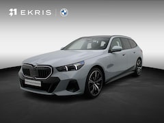 BMW 5-serie Touring - 540d xDrive M Sportpakket Pro | Innovation Pack | Driving Assist Prof | Harman-Kardon | Pa