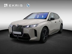 BMW iX - xDrive M70 112 kWh M Sportpakket Pro | Trekhaak | Stoelventilatie | Driving Assist Prof |