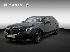BMW 5-serie Touring - 520i M Sportpakket Pro | Iconic Glow | Panoramadak | Trekhaak | Travel Pack | Innovation P