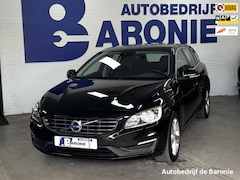 Volvo V60 - 2.4 D6 Twin Engine Momentum