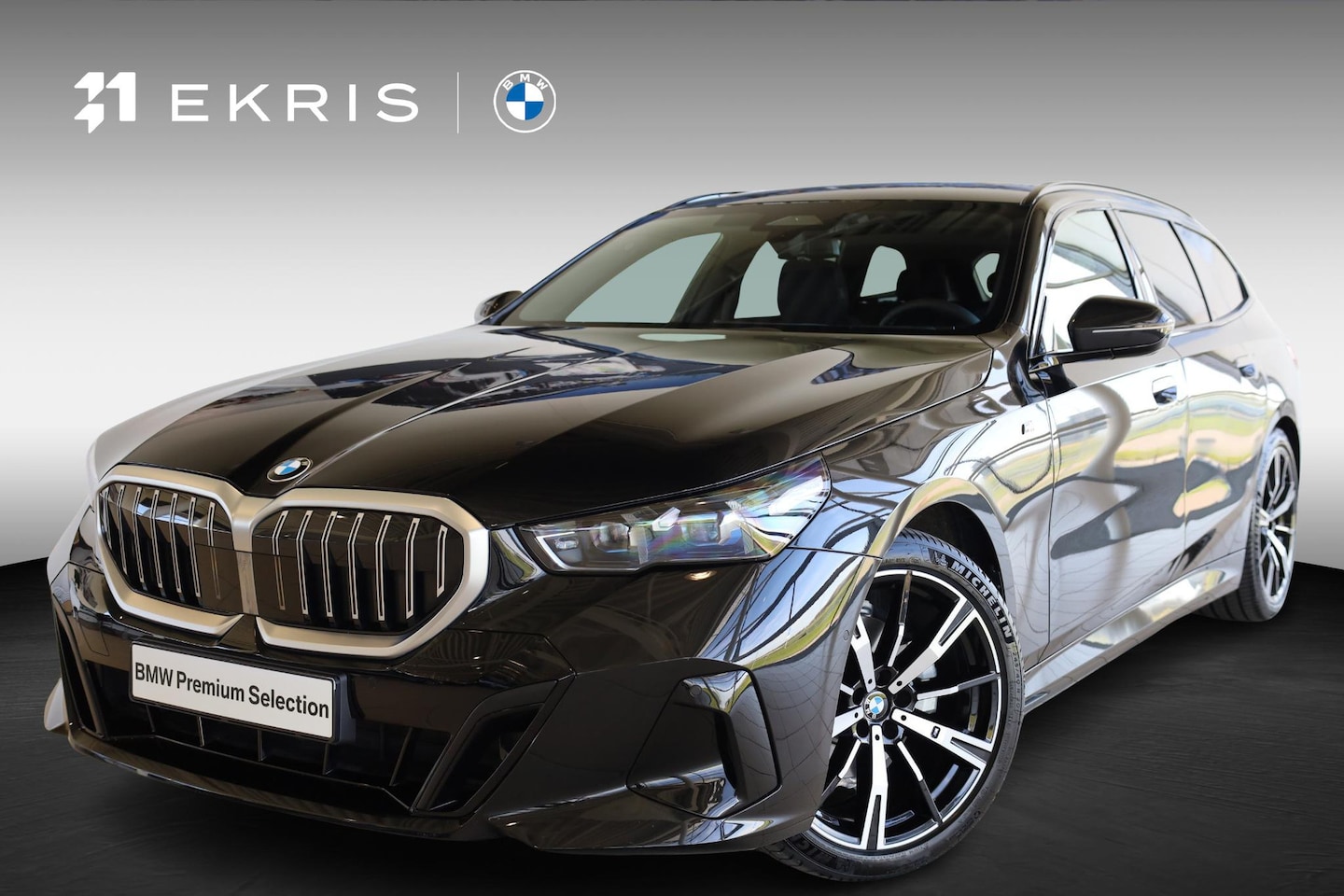 BMW 5-serie Touring - 520i | M Sportpakket | Driving Assistant Plus | Harman/Kardon | Trekhaak - AutoWereld.nl
