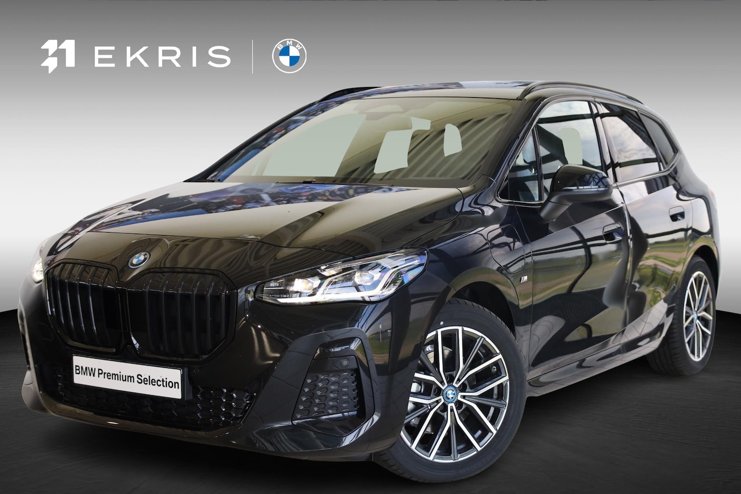 BMW 2-serie Active Tourer - 225e xDrive M Sportpakket Pro | Driving Assitant Plus | Panoramadak | Trekhaak - AutoWereld.nl