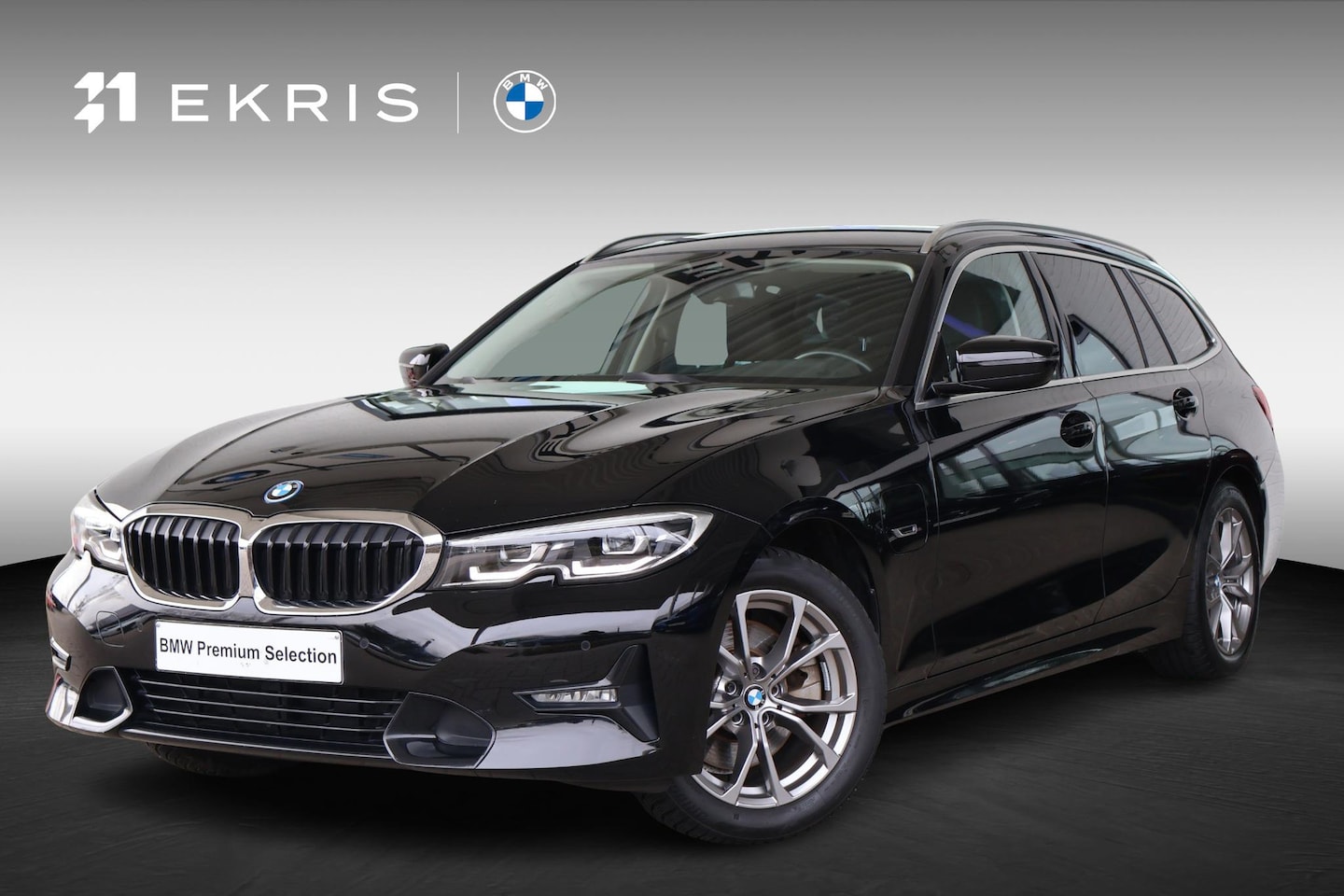 BMW 3-serie Touring - 320e | Comfort Access | Sportstoelen | Stoelverwarming | Trekhaak | Lentevoordeel - AutoWereld.nl