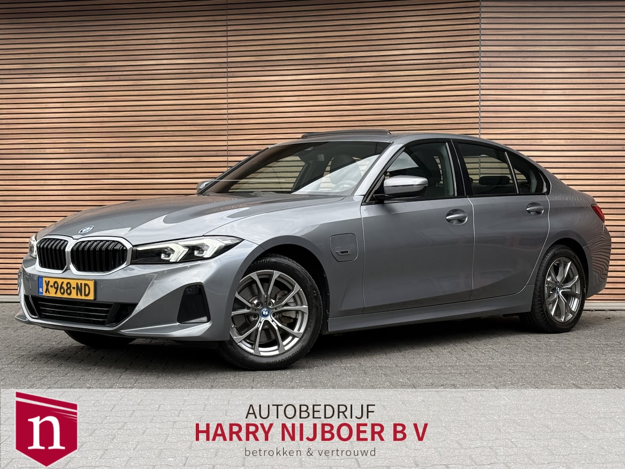 BMW 3-serie - 320e Schuifdak / Camera / Navi / Clima / Lm Velgen - AutoWereld.nl