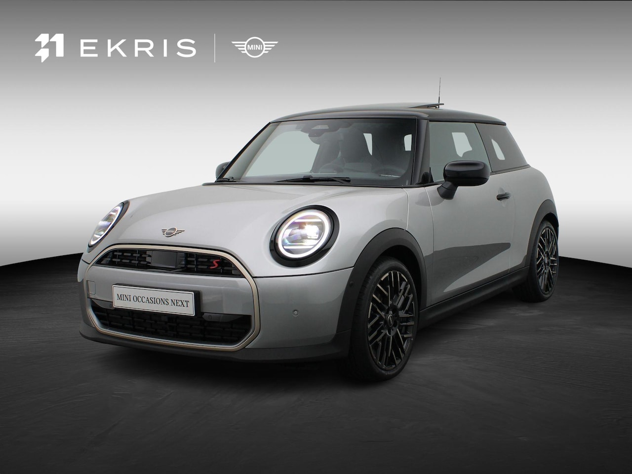 MINI Cooper S - 3-Deurs Favoured Trim | Pakket M | Glazen Panoramadak | Stuur- en stoelverwarming | Comfor - AutoWereld.nl