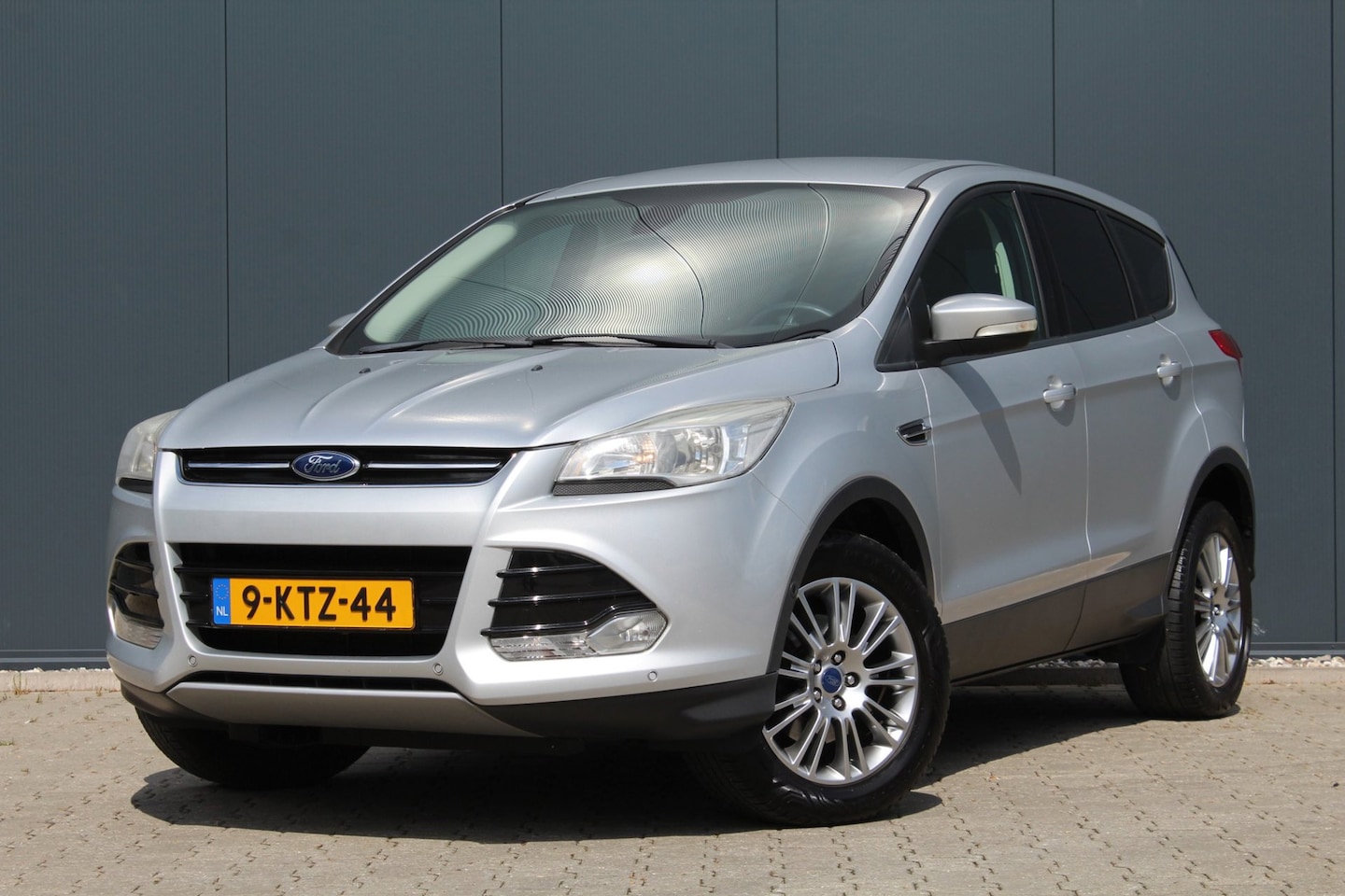 Ford Kuga - 1.6 Titanium | Trekhaak | 2000KG trekgewicht | Camera | Leer | Clima / Cruise control | PD - AutoWereld.nl
