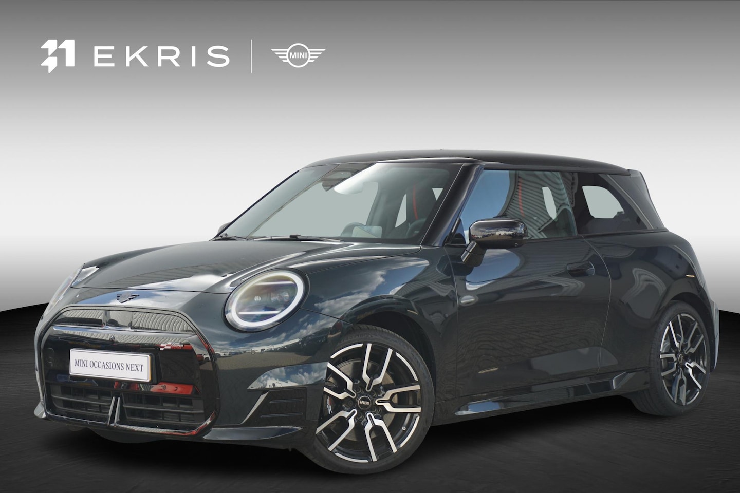 MINI Mini-Electric - 3-deurs Cooper SE John Cooper Works Trim | Pakket XL | Comfort Acces | Panoramadak | Harma - AutoWereld.nl