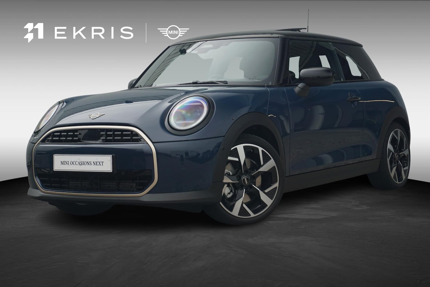 MINI Cooper - 3-Deurs C / Favoured Uitvoering / Pakket M / 18'' LM Velgen | Lentevoordeel - AutoWereld.nl