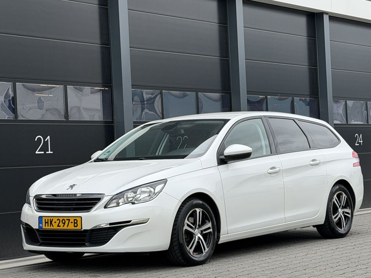 Peugeot 308 - 1.6 BlueHDI Leer Clima EURO-6 - AutoWereld.nl