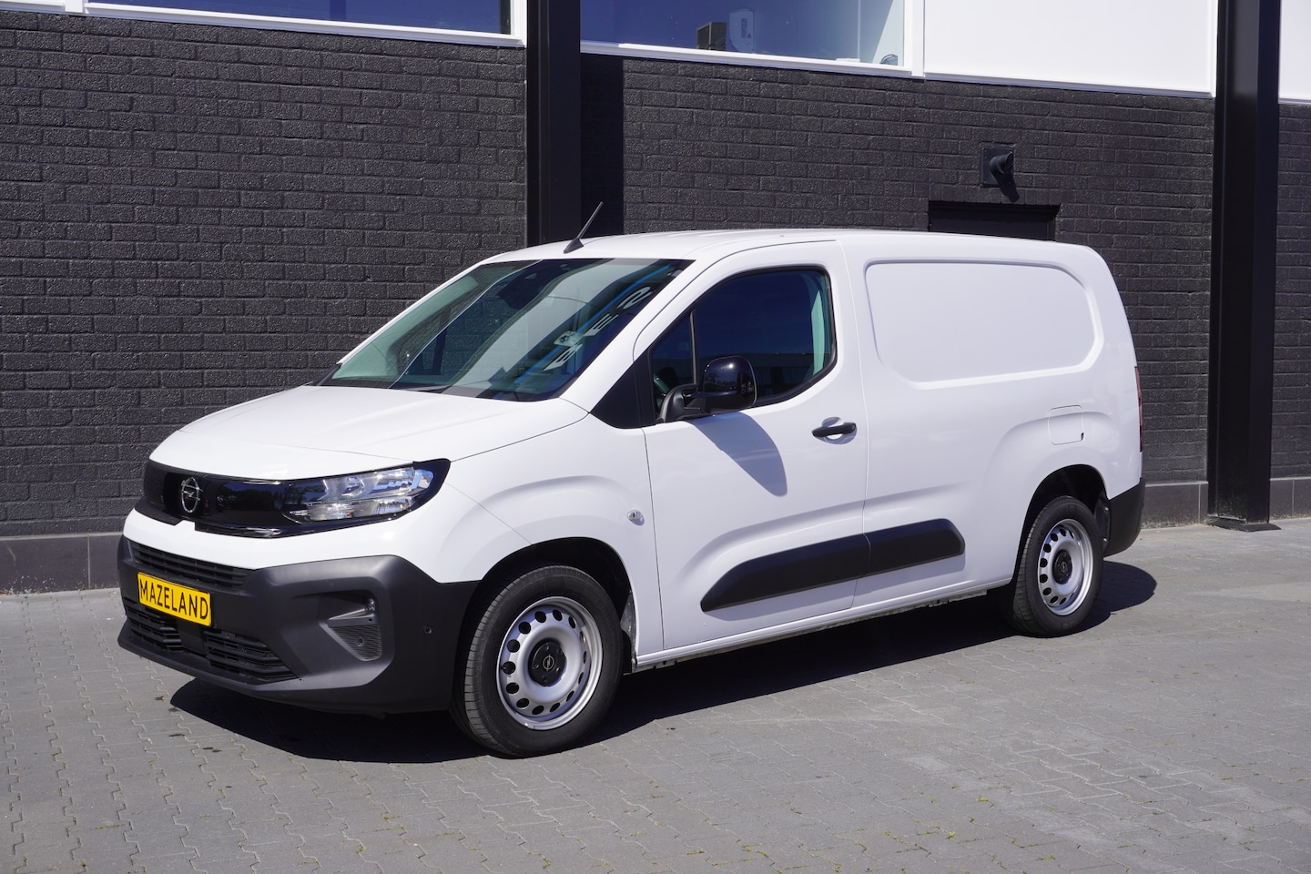 Opel Combo - 1.5 BlueHDi 100PK L2 EURO 6 - Airco - Navi - Cruise - € 18.900,- Excl. - AutoWereld.nl