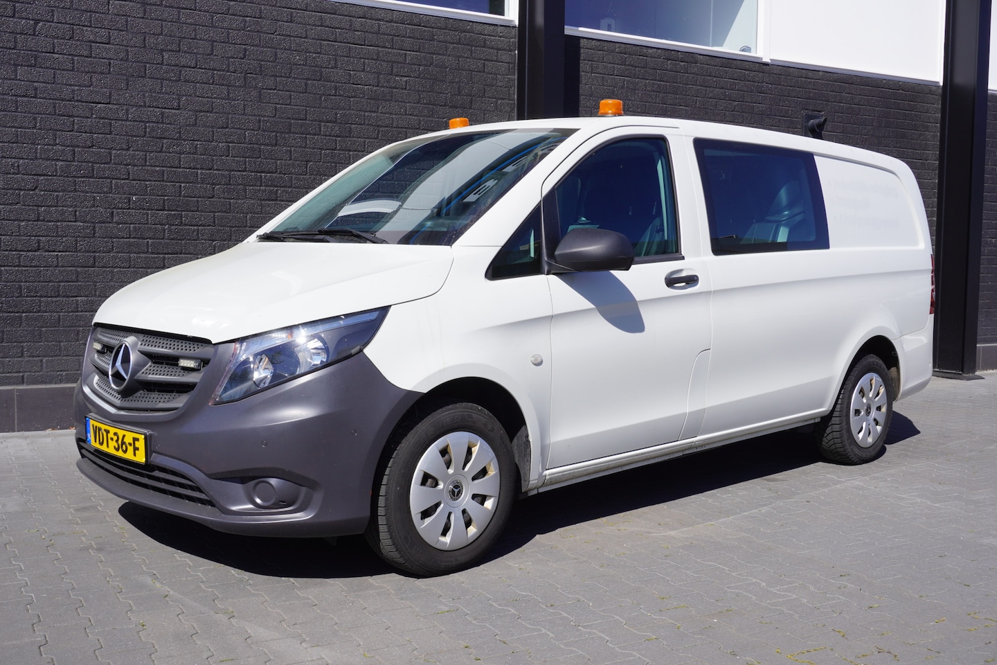 Mercedes-Benz Vito - 114 CDI Lang Automaat Dubbele Cabine EURO 6 - Airco - Navi - PDC - €15.950,- Excl. - AutoWereld.nl
