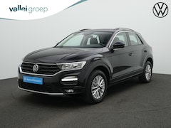 Volkswagen T-Roc - 1.0 TSI 110 pk Style | Trekhaak | Navigatie | Adaptive Cruise | Parkeersensoren voor/achte