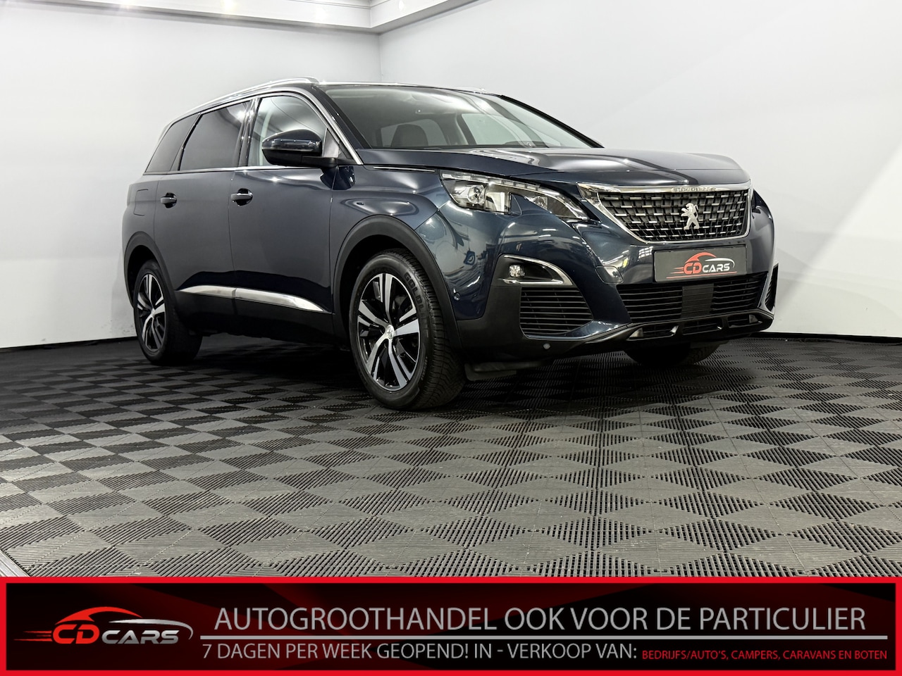 Peugeot 5008 - 1.2 PureTech Allure 7P Camera, Navi, Half leder, Virtual desk, Apple carplay, Stoelverwarm - AutoWereld.nl