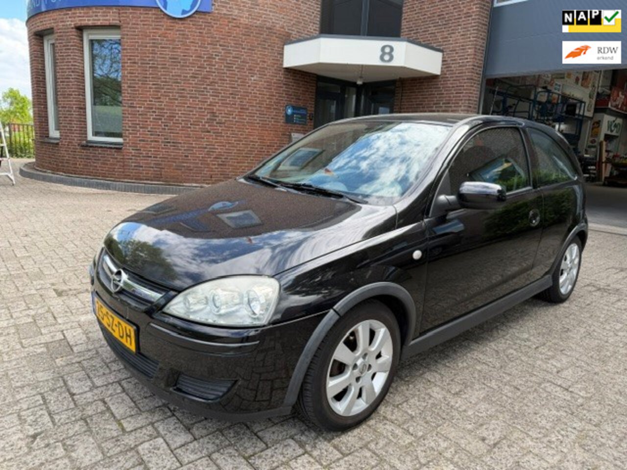 Opel Corsa - 1.2-16V Silverline / bj.2006 / Airco / Sportvelgen / APK tot 06/2027 / Zeer Zuinig/ Stuurb - AutoWereld.nl