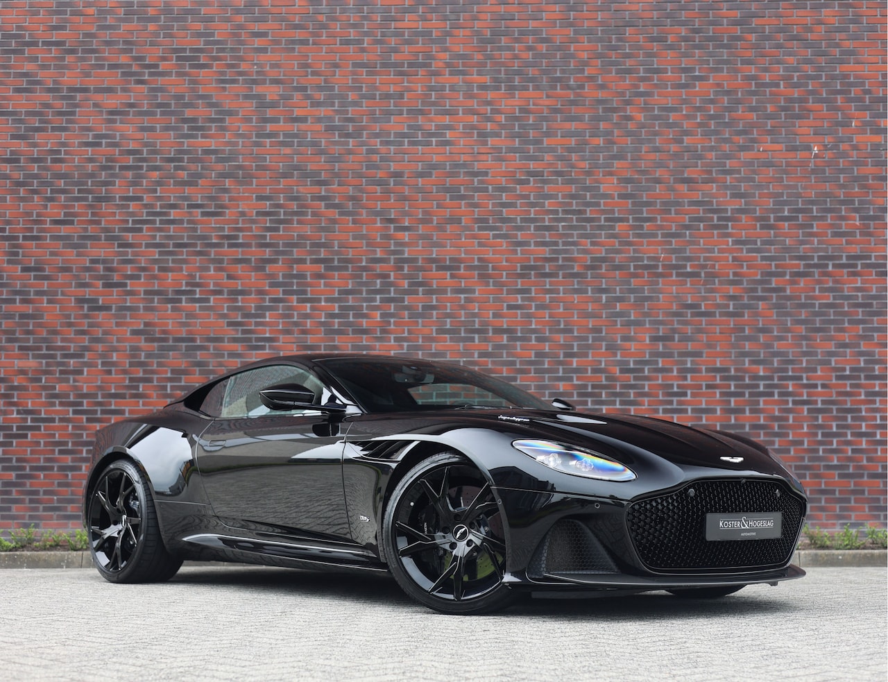 Aston Martin DBS - 5.2 V12 Superleggera 5.2 V12 Superleggera - AutoWereld.nl