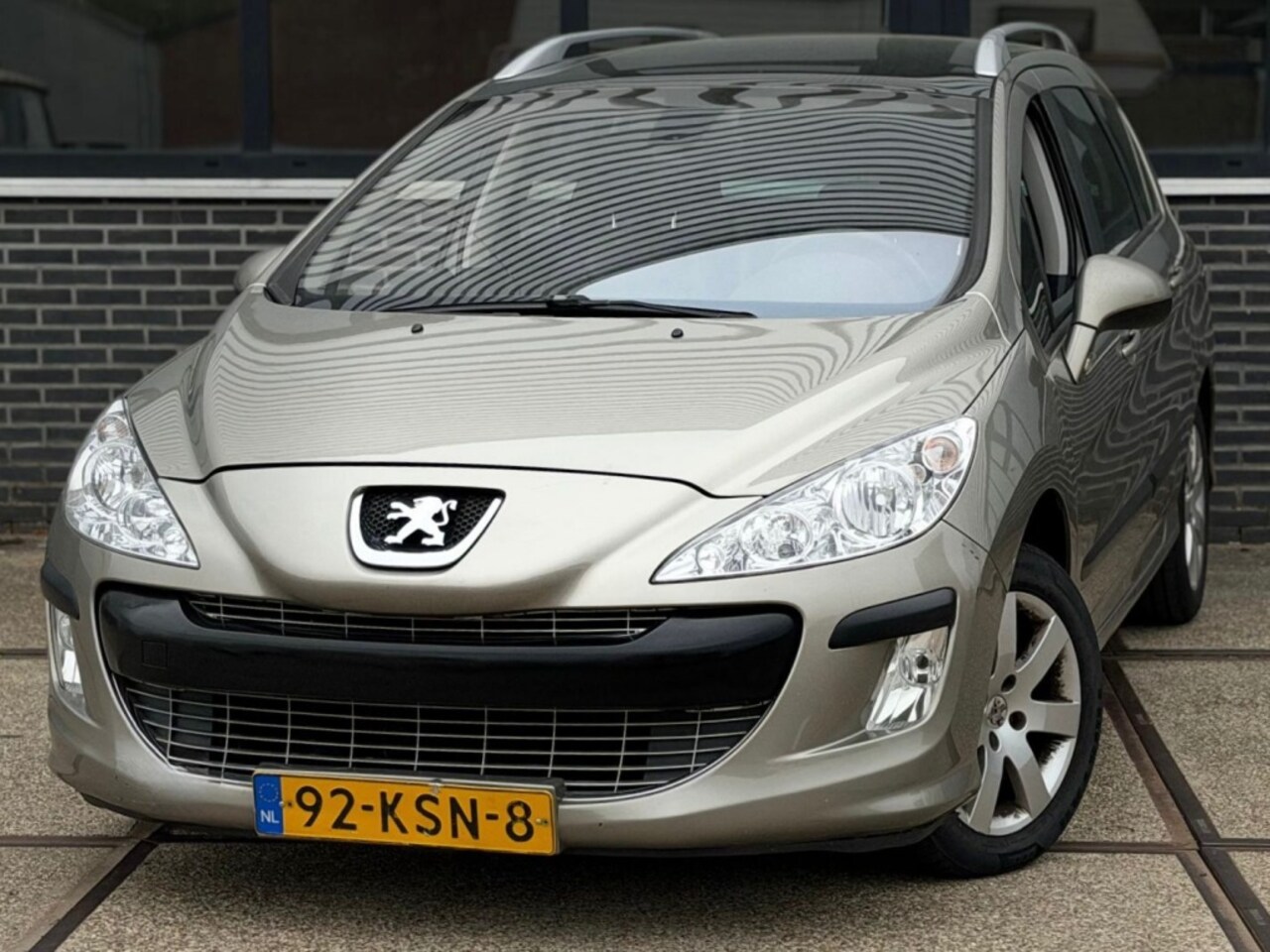 Peugeot 308 SW - 1.6 VTi XS Première |Panoramadak |7 Persons |Clima - AutoWereld.nl