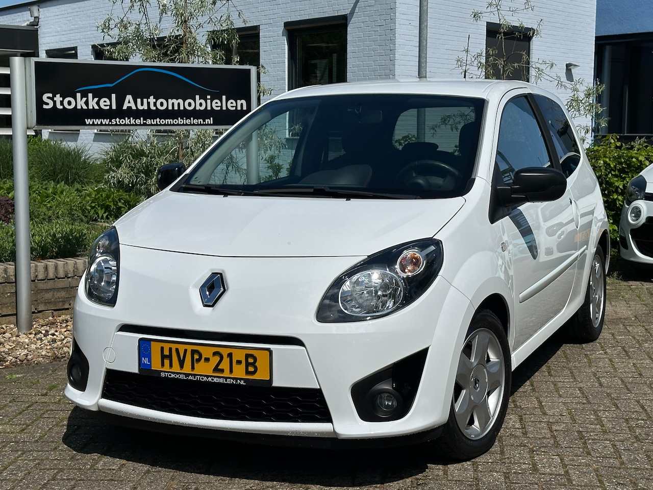 RENAULT TWINGO