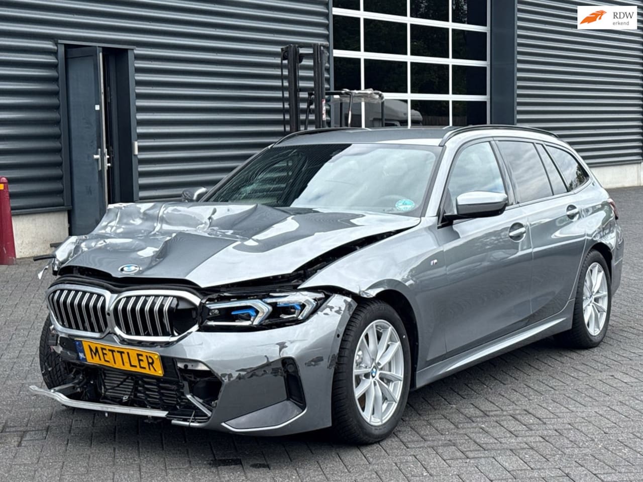 BMW 3-serie Touring - 330d xDrive 330d xDrive, M-Sportpakket, Head-up, 360 camera - AutoWereld.nl