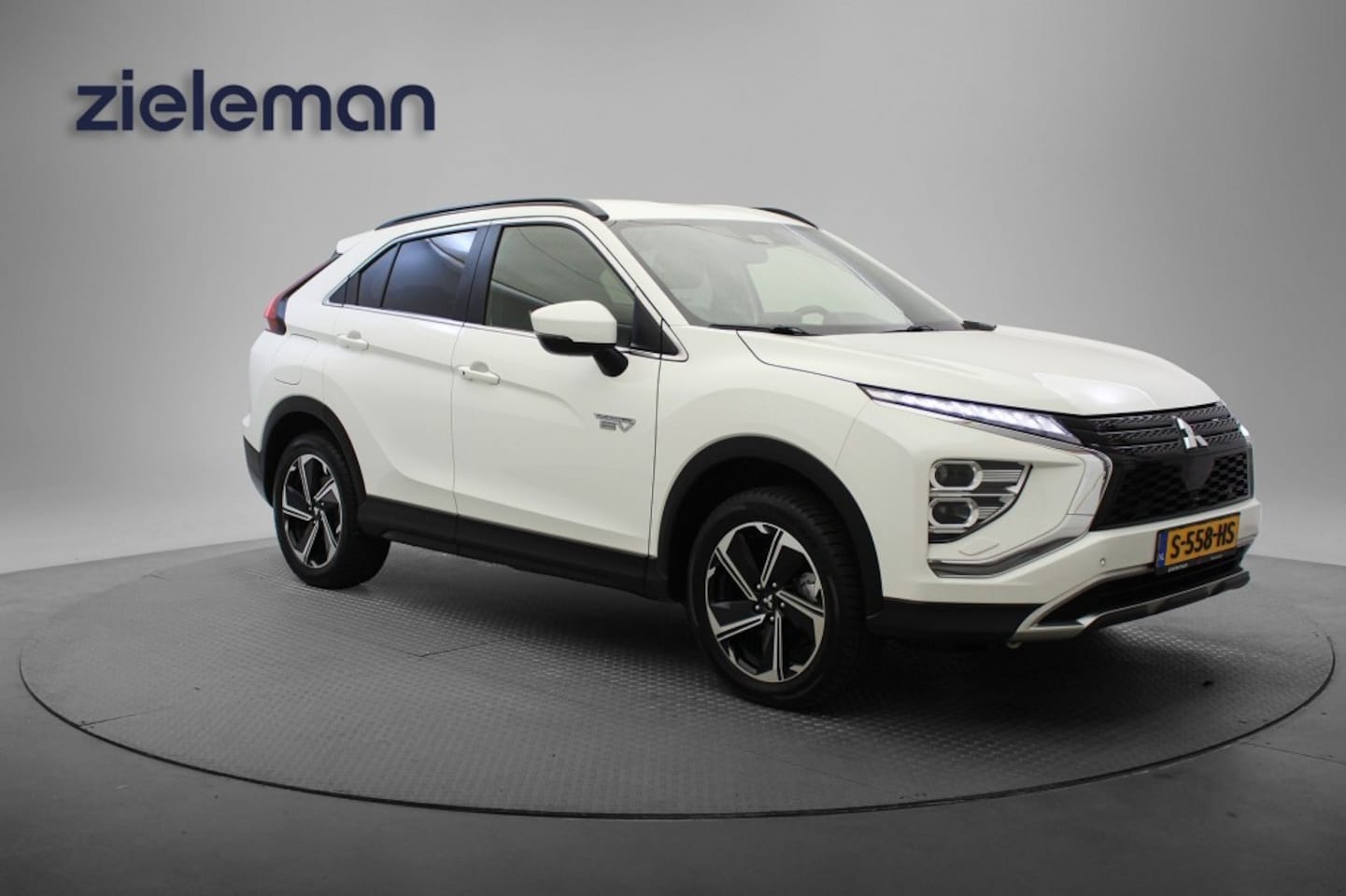 Nissan Qashqai - 2.4 PHEV Intense+ - Carplay, Camera, Half Leer, Stoelverw. Trekhaak - AutoWereld.nl