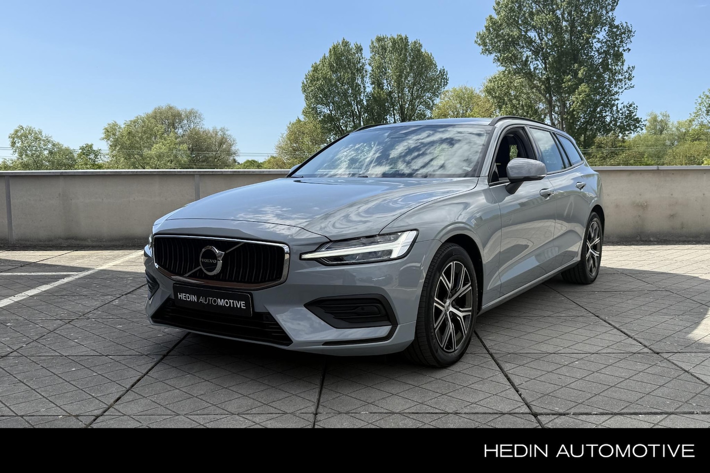 Volvo V60 - 2.0 B3 Essential Edition Adaptieve Cruise Control | Google Infotainment | Parkeercamera Ac - AutoWereld.nl