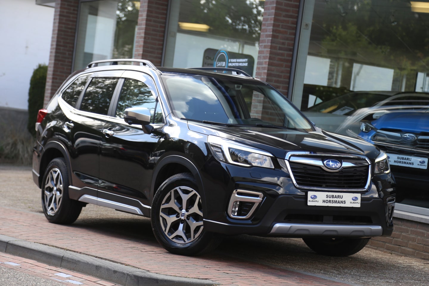 Subaru Forester - 2.0i e-BOXER AWD Luxury Navi Carplay Camera LED - AutoWereld.nl