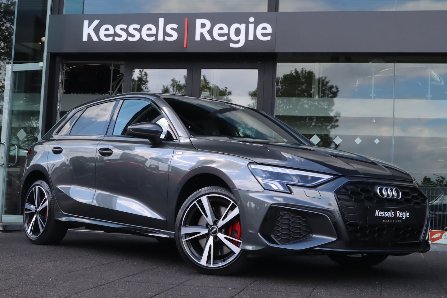 Audi A3 Sportback - 45 TFSI e S-line Competition | ACC | Keyless | Stoelverwarming | Sensoren | CarPlay | 18” - AutoWereld.nl