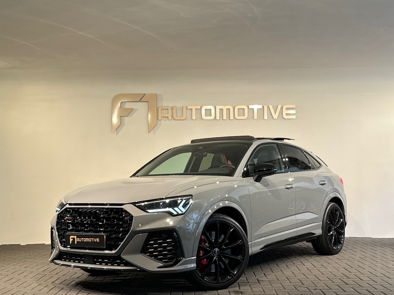 Audi RSQ3 Sportback - 2.5 TFSI Pano|SONOS|RS Seat|Keyless|360Cam - AutoWereld.nl
