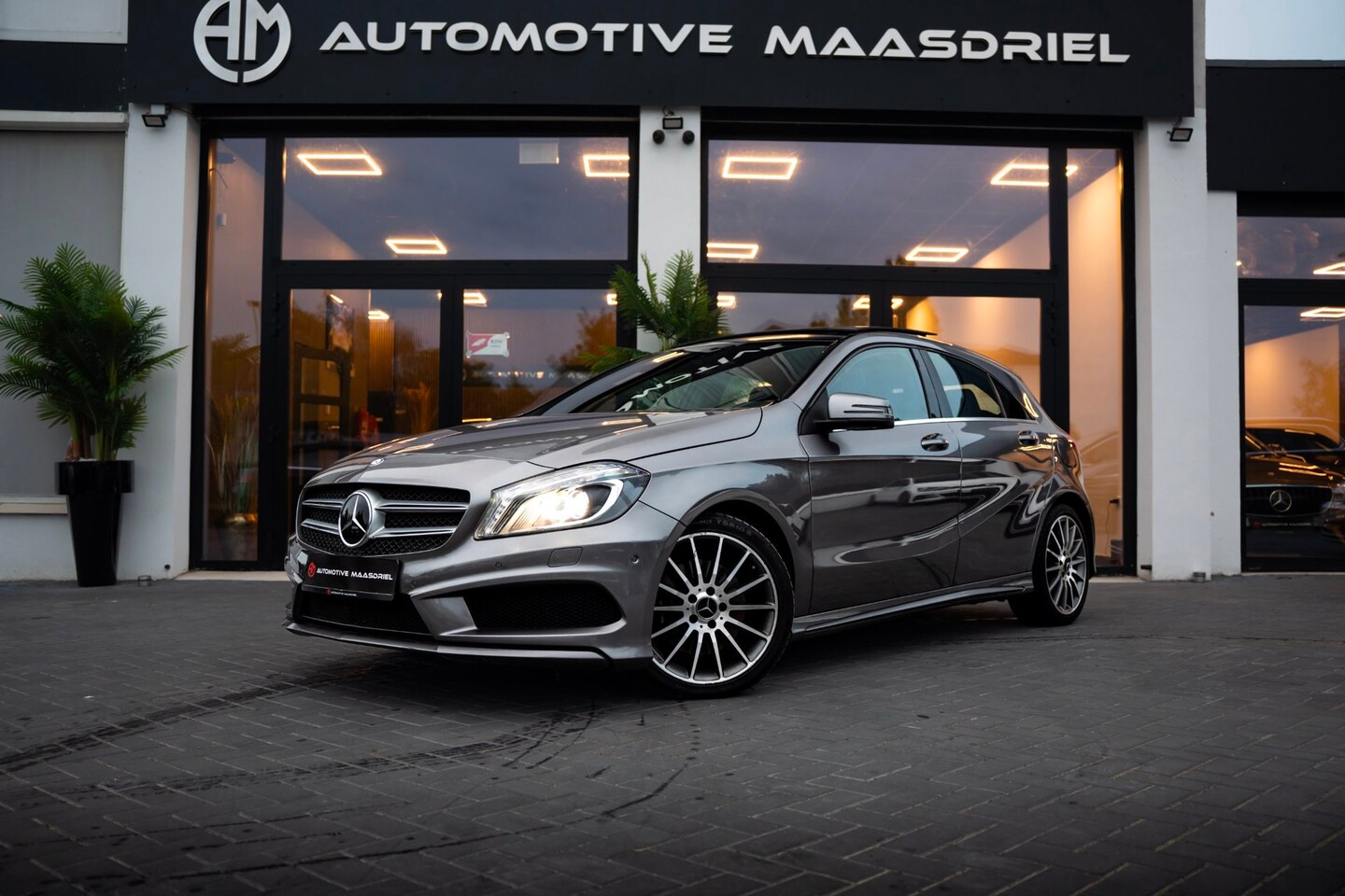 Mercedes-Benz A-klasse - 250 Sport 4MATIC/PANO/AMG Pakket/camera - AutoWereld.nl